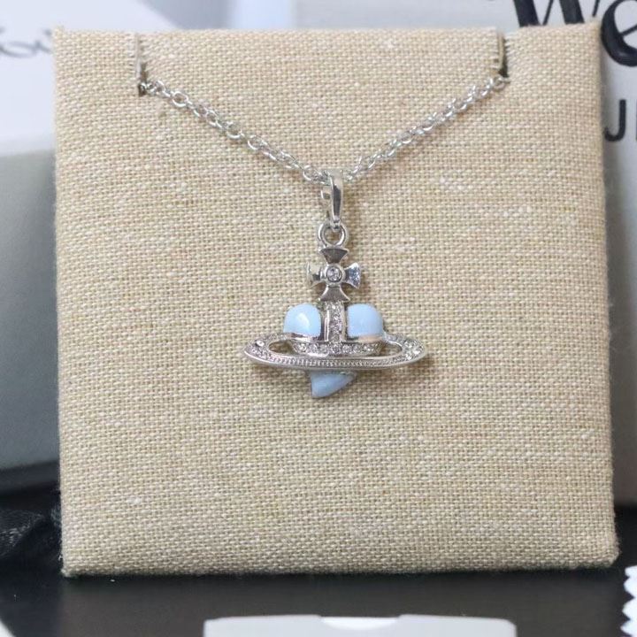 Ba*len*cia*ga necklaces